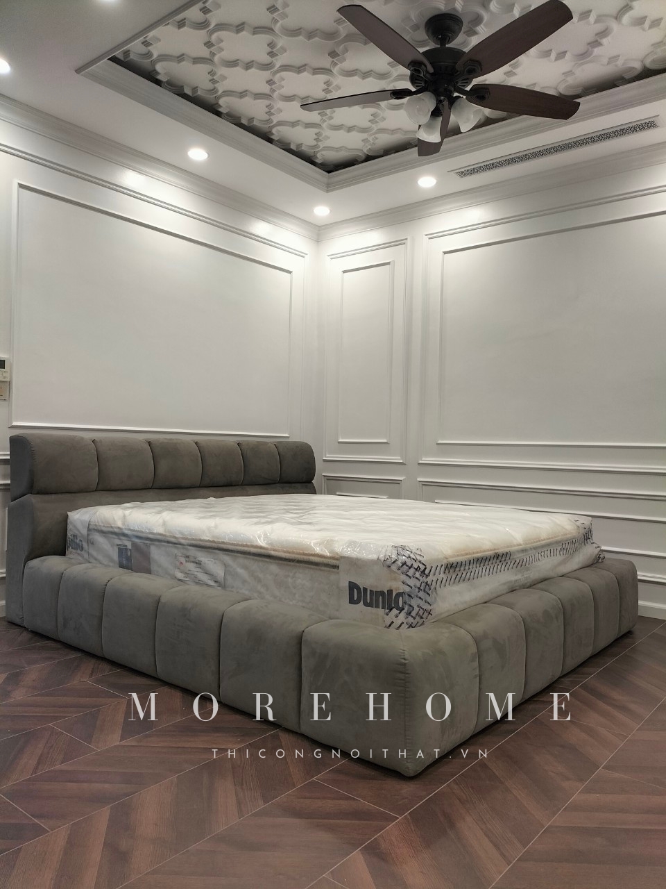 được thiết kế để mang lại sự thoải mái cho người sử dụng.
Xưởng bọc sofa-giường Morehome đã thiết kế sản phẩm thực tế giường bọc nỉ Bỉ cao cấp để cung cấp sự thoải mái cho người sử dụng.