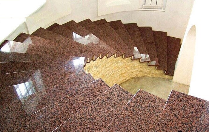 Đá ốp cầu thang