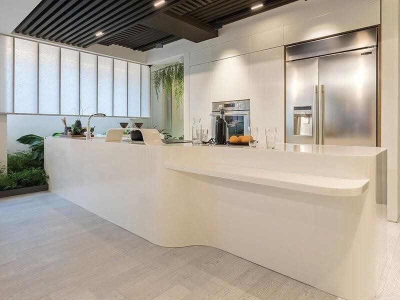 solid surface là gì